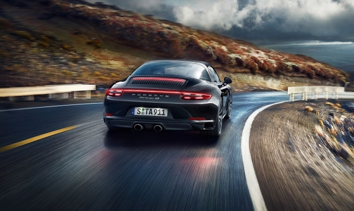 Porsche   มาแปลกขอรัฐบาลออสซี่ ไม่จำกัดความเร็วบนทางหลวงชนบทห่างไกล