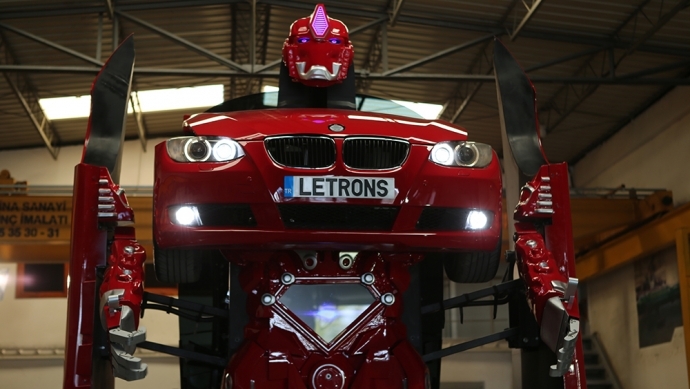 Transformer บุกโลกจริงๆแล้ว ผลงานดัดแปลง BMW เป็นหุ่นยนต์ยักษ์ฝีมือชาวตุรกี