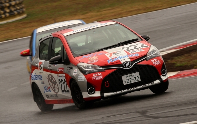 Toyota ส่ง 2 นักแข่งตัวแทนไทย สู้ศึกแข่งรถสนามใหญ่ รายการ Netz Cup Vitz Race  ณ ประเทศญี่ปุ่น