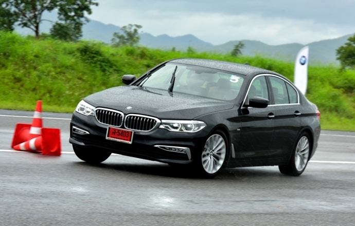 Hands On: สัมผัส BMW 5 Series ใหม่ 530i M Sport และ 520d Luxury สปอร์ตภูมิฐาน กับความหรูหราในตัวตน