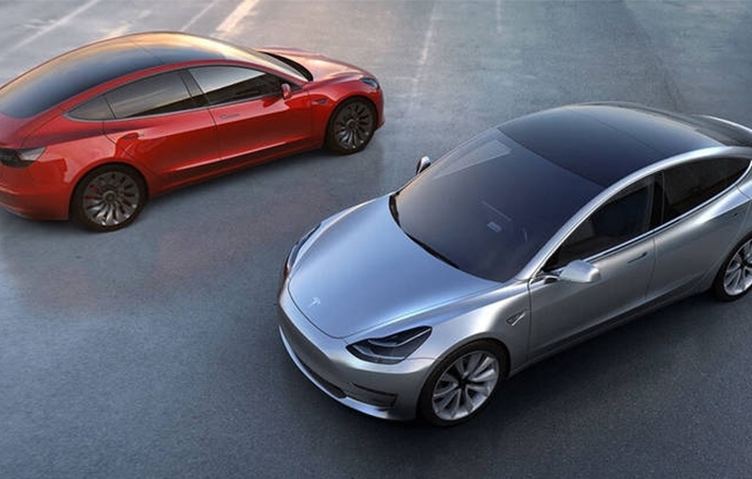 เจ้าของรถยนต์ Tesla เตรียมตัว เมื่อประกันภัยเตรียมขึ้นค่าเบี้ยอีก 30%
