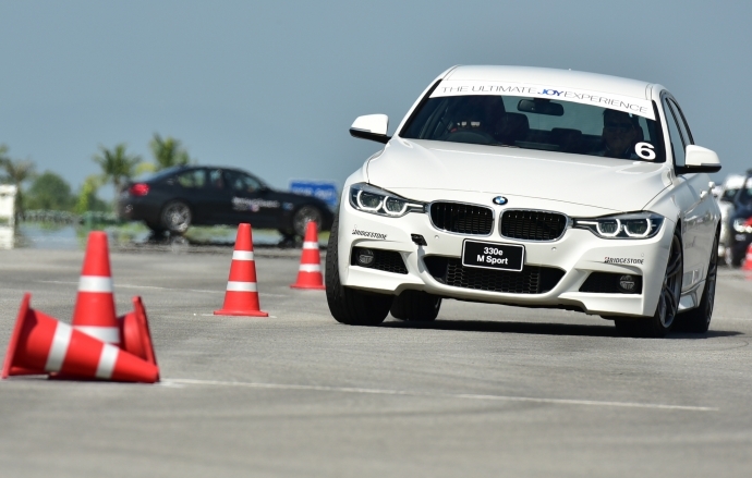 BMW Driving Experience 2017 ขับขี่ปลอดภัยด้วยหลักสูตรนักแข่ง