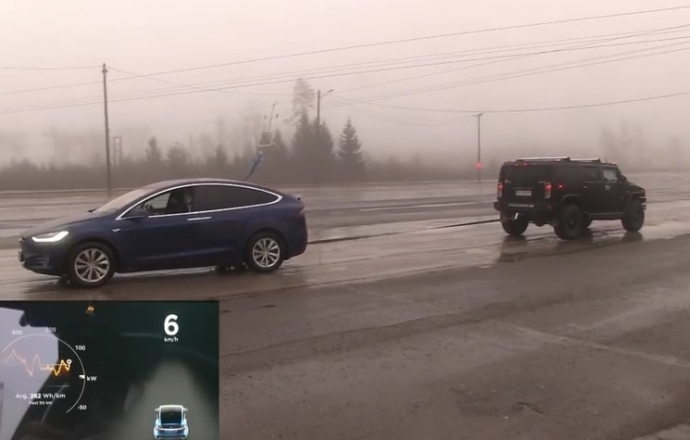 ชมคลิปการประลองกำลังชักเย่อระหว่าง Tesla Model X กับ Hummer H2
