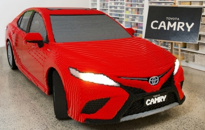 ชมภาพ Toyota Camry โฉมใหม่ในเวอร์ชั่นตัวต่อ LEGO 500,000 ชิ้น