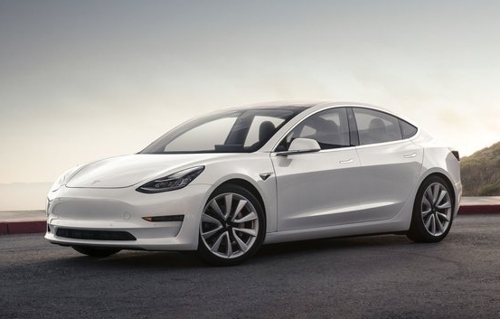 Elon Musk เผยเอง Tesla Model 3 อาจผลิตรุ่นมอเตอร์คู่ช่วงกลางปีนี้