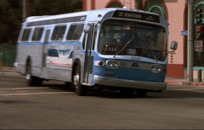 สนใจซื้อไหม รถบัสที่อยู่ในหนังเรื่อง Speed นำออกประมูลด้วยราคา 640,000 บาท