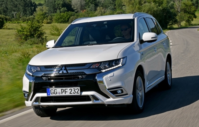 Mitsubishi Outlander PHEV  Facelift หล่อใหม่…อเนกประสงค์รักษ์โลกจ่อขายยุโรปปลายปีนี้