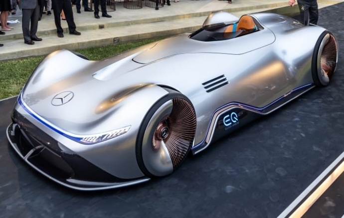 Mercedes-Benz เผยโฉมรถยนต์ไฟฟ้าต้นแบบ Vision EQ Silver Arrow