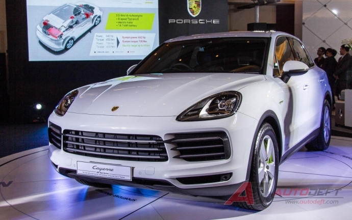 The new Porsche Cayenne E-Hybrid ตัวจริง…อเนกประสงค์หรูพลังรักษ์โลก เพียง 7.5 ล้านบาท