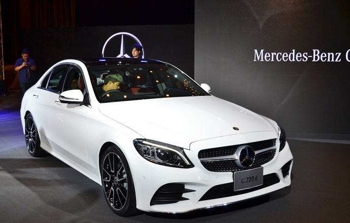 The new Mercedes-Benz C-Class ซาลูนเล็กหล่อใหม่ อัดออพชั่นเพียบ เพียง 2.349 ล้านบาท