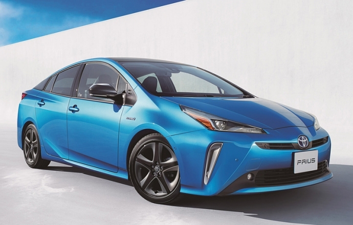 ปรับให้หล่อขึ้น!! Toyota Prius Facelift มาดใหม่…เก๋งรักษ์โลก เริ่ม 733,000 บาท