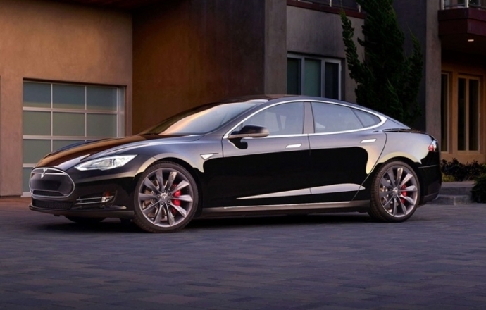 Tesla ยอมชดเชยค่าคืนภาษีรถยนต์ไฟฟ้า กรณีส่งมอบไม่ทันสิ้นปีนี้