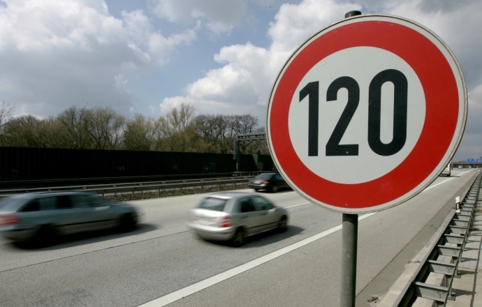 ถนนไม่จำกัดความเร็วอาจกลายเป็นตำนาน เมื่อถนน Autobahns เตรียมจำกัดความเร็ว