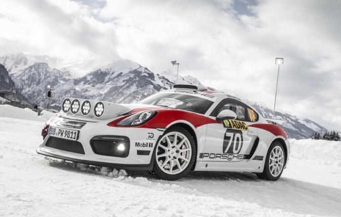Porsche Cayman GT4 รถแข่งสายพันธุ์แรลลี่ วิ่งทดสอบท่ามกลางหิมะและน้ำแข็ง