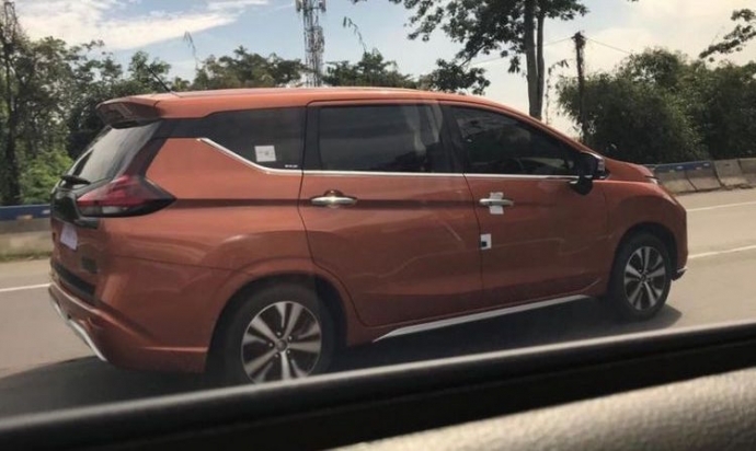 จับได้คาตา!! Nissan Grand Livina อเนกประสงค์ใหม่…ฝาแฝด Mitsubishi Xpander