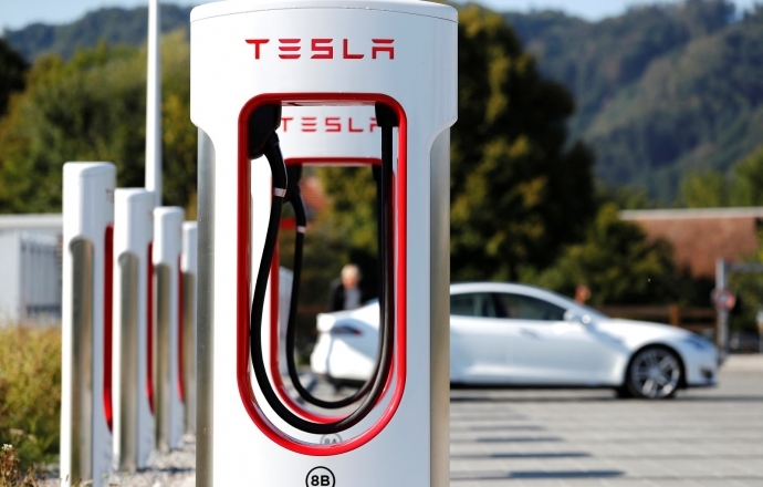 Tesla เปิดตัวสถานี Supercharger Version 3 ใหม่ ที่ใช้เวลาเติม 15 นาที วิ่งได้ 290 กิโลเมตร