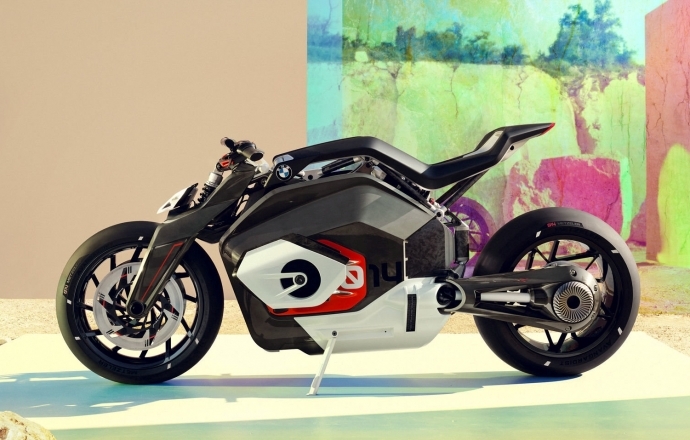 เท่รักษ์โลก บีเอ็มดับเบิ้ลยูเผยโฉม BMW Motorrad Vision DC Roadster จักรยานยนต์ไฟฟ้าต้นแบบ
