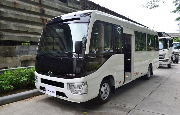 New Hino Liesse II Minibus รุ่นใหม่ฝาแฝด Coaster บุกไทยแล้วเริ่ม 2.23 ล้านบาท