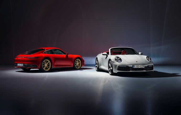 ปอร์เช่เปิดตัว 911 คาร์เรร่า คูเป้ (Porsche Carrera Coupé) และ 911 คาร์เรร่า คาบริโอเล็ต (Porsche Carrera Cabriolet) 