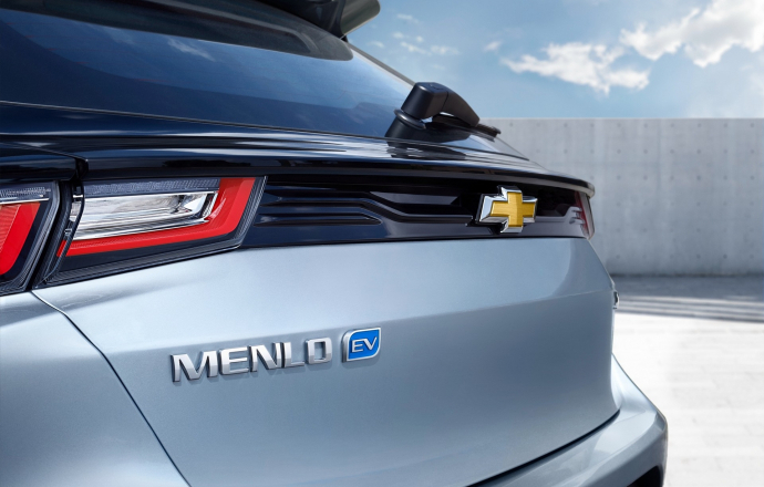 เผยทีเซอร์ Chevrolet Menlo รถไฟฟ้า EV แรกจากค่าย ในจีน