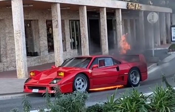 ใจสลาย!! Ferrari F40 ซูเปอร์คาร์ไฟไหม้กลางถนน ใน โมนาโก