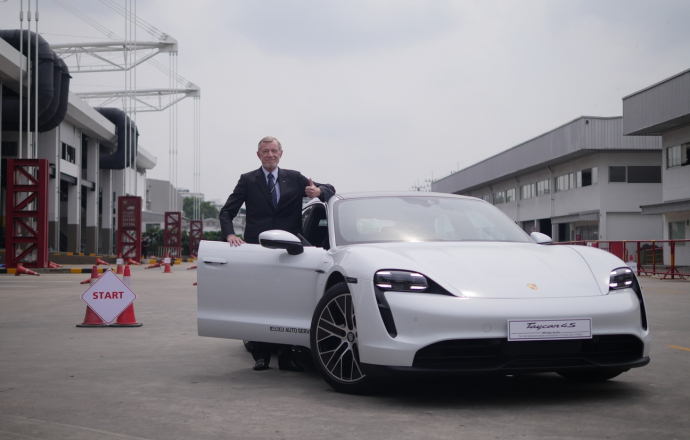 เอเอเอสฯ ส่ง ปอร์เช่ ไทคานน์ ร่วมกิจกรรม EV Drive & Ride ภายในงาน EV Asia 2020
