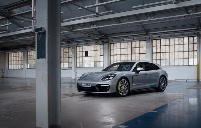 ปอร์เช่ เปิดตัว Porsche Panamera ใหม่ แรงสะใจด้วยพละกำลังสูงสุด 700 แรงม้า