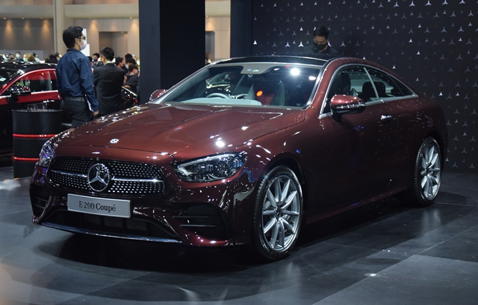 ยลโฉมจริง!! 2021 The new Mercedes-Benz E-Class Coupe & Cabriolet มาดใหม่..สองเก๋งหรูพรีเมี่ยมจากเยอรมนี เริ่ม 4.55 ล้านบาท