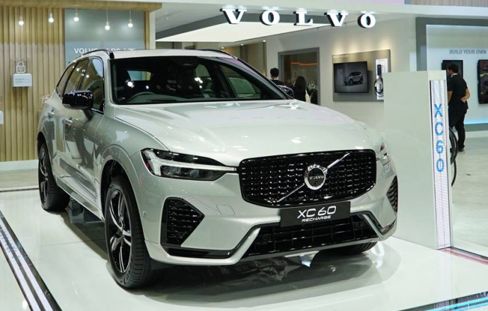วอลโว่ คาร์ เปิดตัวรุ่นอัพเกรดรถไฟฟ้าเสียบปลั๊ก  Volvo XC60 Recharge Plug-in Hybrid พร้อมรถไฟฟ้า หลากรุ่น ที่งาน Motor Expo 2021