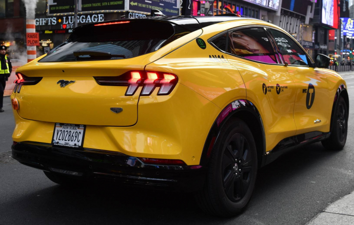 รถไฟฟ้า Ford Mustang Mach-E Yellow Cab ให้บริการในมหานครนิวยอร์กแล้ว