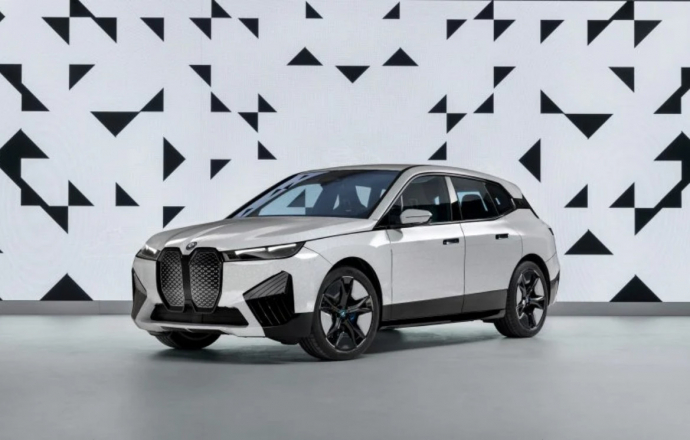 รถหรือกิ้งก่า...บีเอ็มดับเบิ้ลยูอวดรถต้นแบบ BMW iX Flow เปลี่ยนสีได้เองที่งาน CES 2022