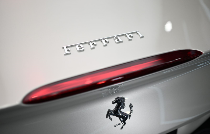 ปีทองของม้า...Ferrari ทำยอดขายสูงสุดตลอดกาลในปี 2021 พนักงานรับโบนัสคนละเกือบครึ่งล้านบาท