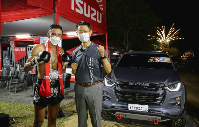 Isuzu ปลุกกระแสสปอร์ตเอ็นเตอร์เทนเม้นท์เมืองไทย ส่ง “เพชรธงชัย ที.บี.เอ็ม. ยิม” โชว์ฝีมือเหนือชั้นผ่านเข้ารอบ “THAI FIGHT 2022” 