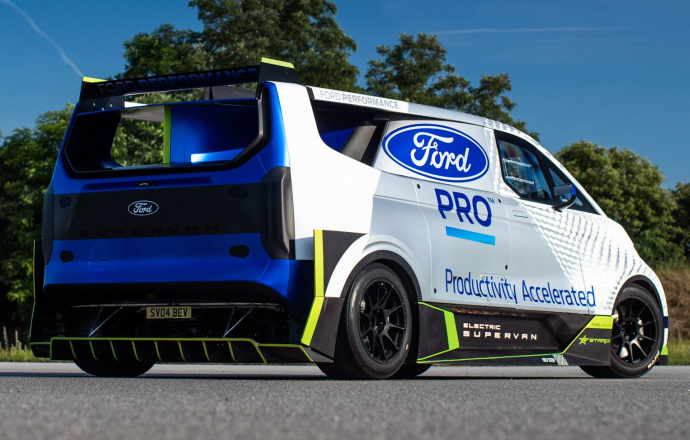 รถไฟฟ้าต้นแบบตัวแรง Ford Pro Electric SuperVan Concept กำลัง 2,000 แรงม้า