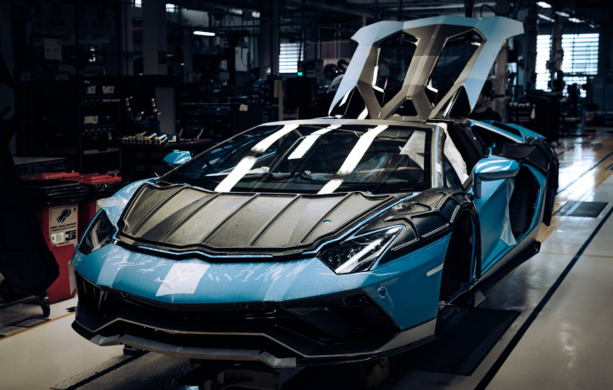 Lamborghini Aventador คันสุดท้าย จากโรงงาน ส่งท้ายยุคขุมพลัง V12 ไม่พ่วงไฟฟ้า