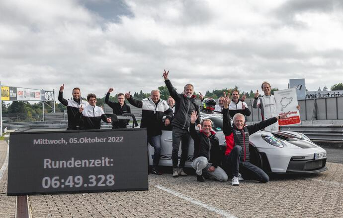 ปอร์เช่ 911 จีทีสาม อาร์เอส GT3 RS สร้างสถิติใหม่ทำเวลาต่อรอบได้ 6:49.328 นาที ในสนามแข่ง Nürburgring Nordschleife ด้วยระยะทาง 20.8 กิโลเมตร