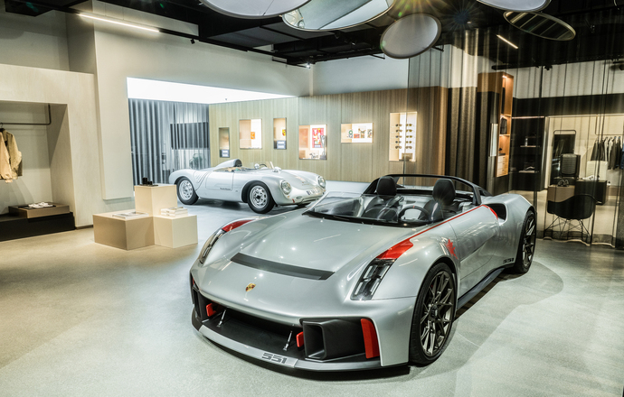 ปอร์เช่ เปิดแบรนด์สโตร์แห่งใหม่ใจกลางเมืองสตุ๊ทการ์ท ภายใต้คอนเซ็ปต์ ‘Porsche Driven by Dreams’ 