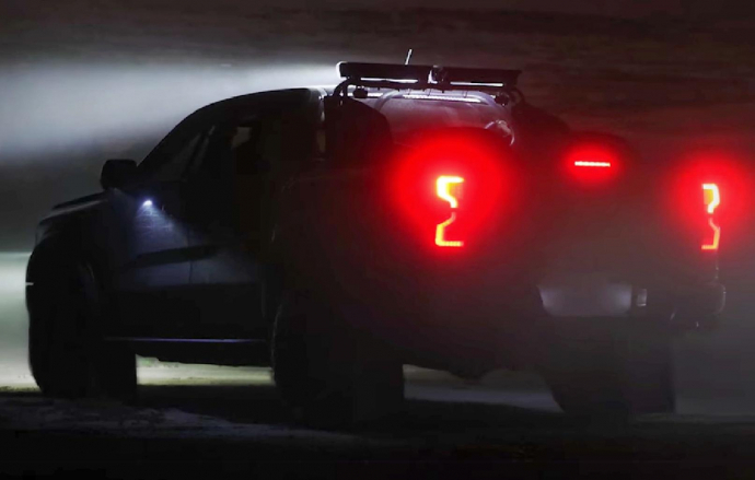 Ford Performance ส่งทีเซอร์ Ford Ranger Raptor ในเงามืดแต่งใหม่