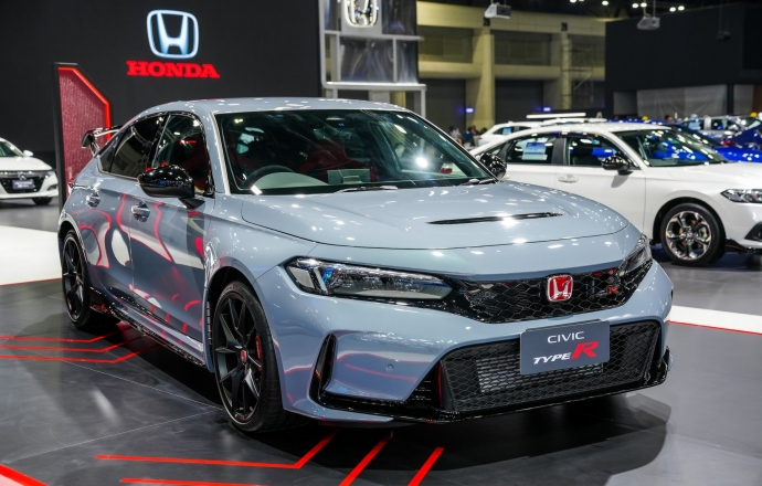 ฮอนด้าสั่งลุย ยกรถสปอร์ต Hatchback ตัวแรง Honda Civic Type R คันจริงจากญี่ปุ่น พร้อมรถไฟฟ้าต้นแบบมาอวดที่งาน Motor Expo 2022
