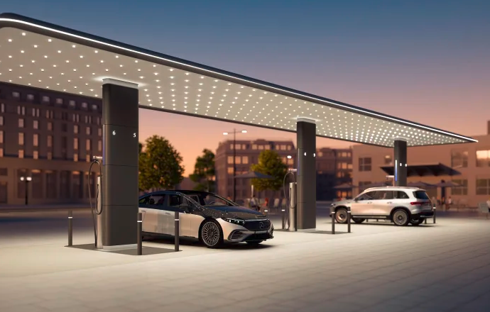 Mercedes-Benz เตรียมควักเงิน 34,000 ล้านบาท สร้างสถานีชาร์จรถไฟฟ้าของตัวเองทั่วสหรัฐฯ 