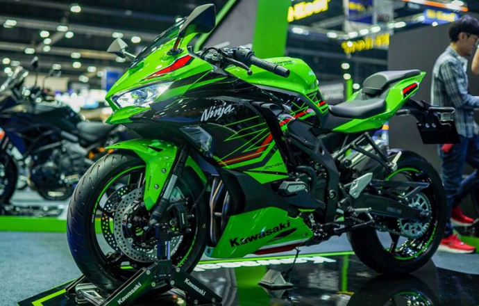 รถจักรยานยนต์ Kawasaki Ninja ZX-4R เปิดตัวครั้งแรกในอาเซียน ที่งาน Motor Show 2023