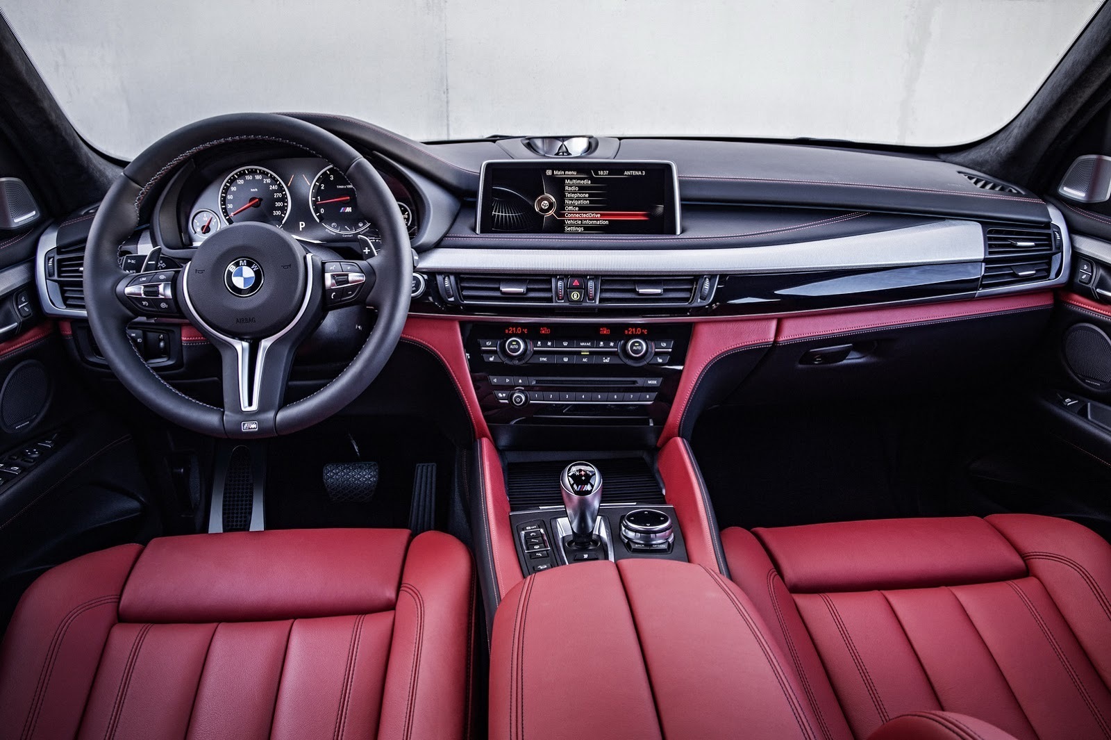 2015 BMW X 5 M และBMW X 6 M 