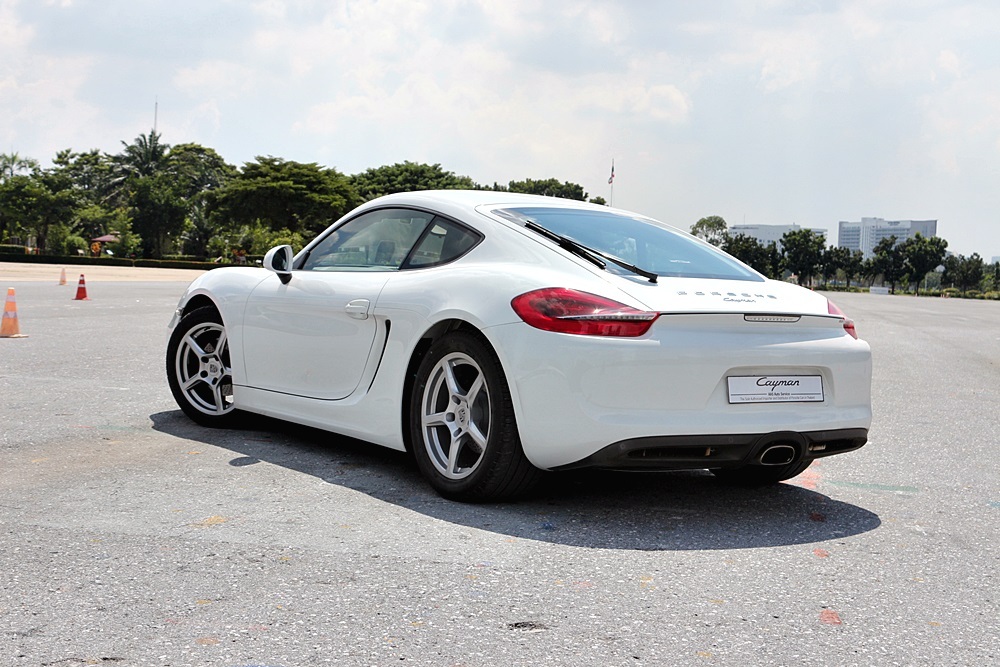 ทดสอบรถยนต์ Porsche Cayman 