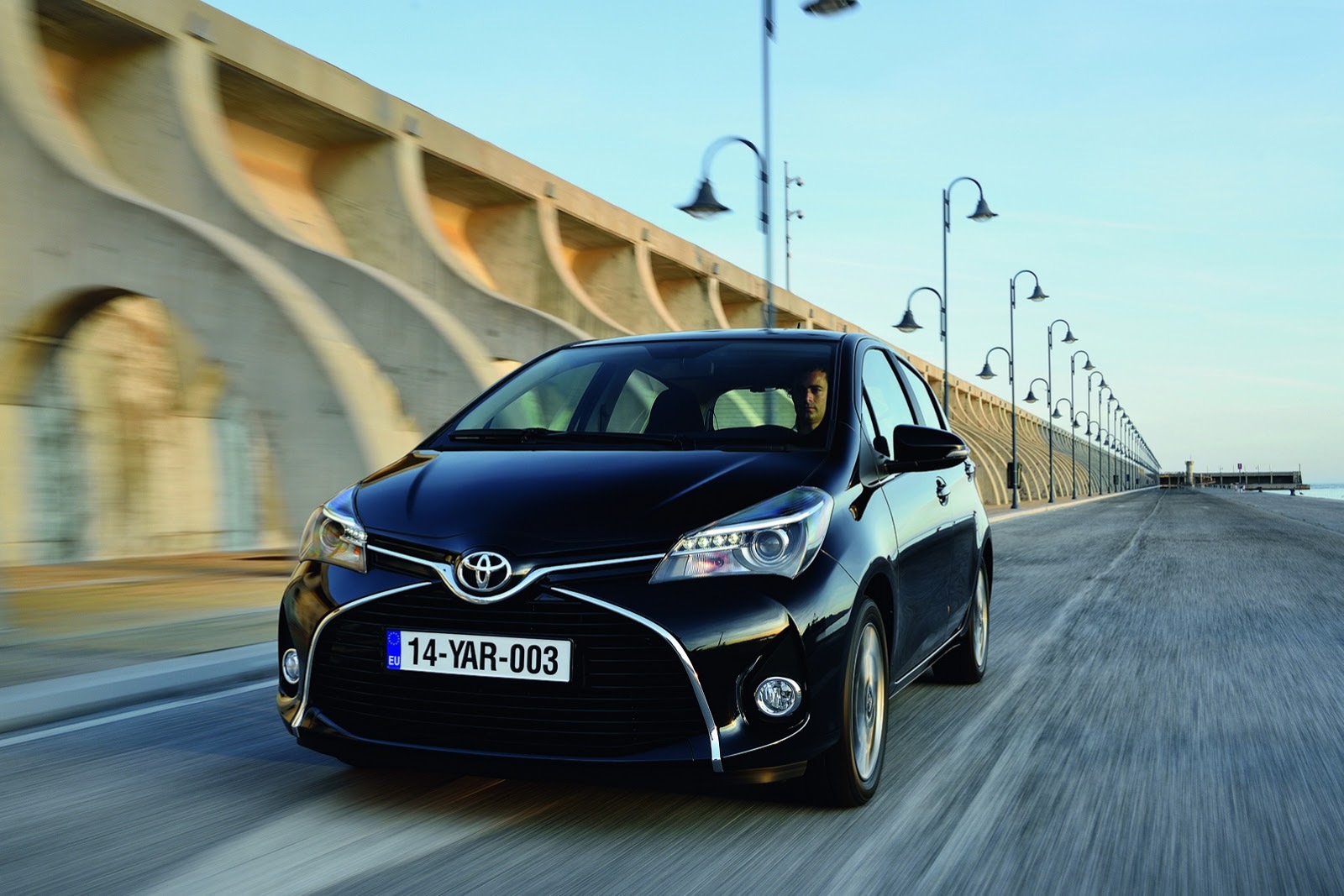 2015 Toyota Yaris  โฉมใหม่ในยุโรป