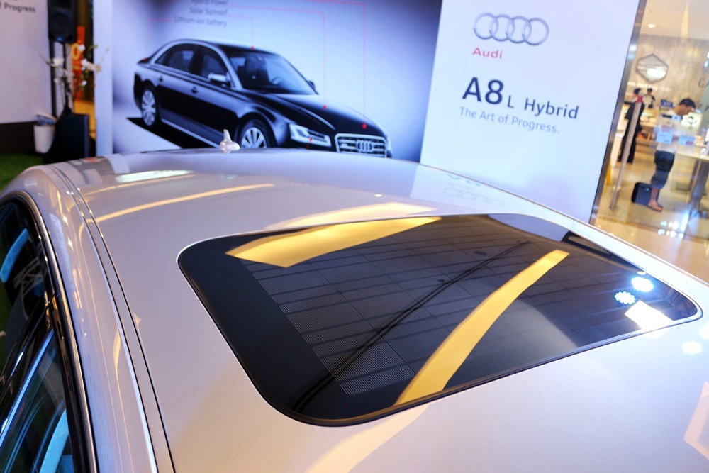 รถยนต์ Audi A8L Hybrid