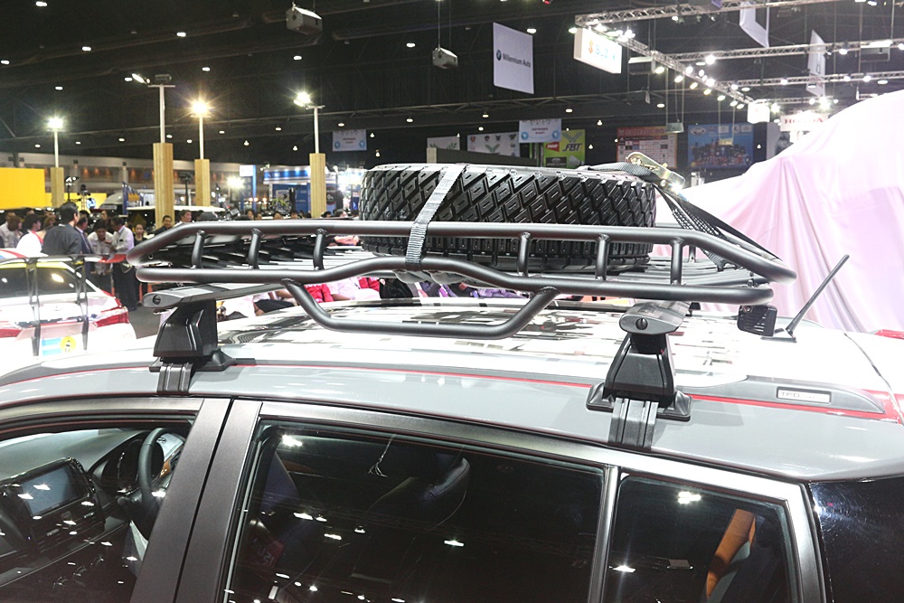 Toyota Yaris TRD Sportivo  Crossover concept 