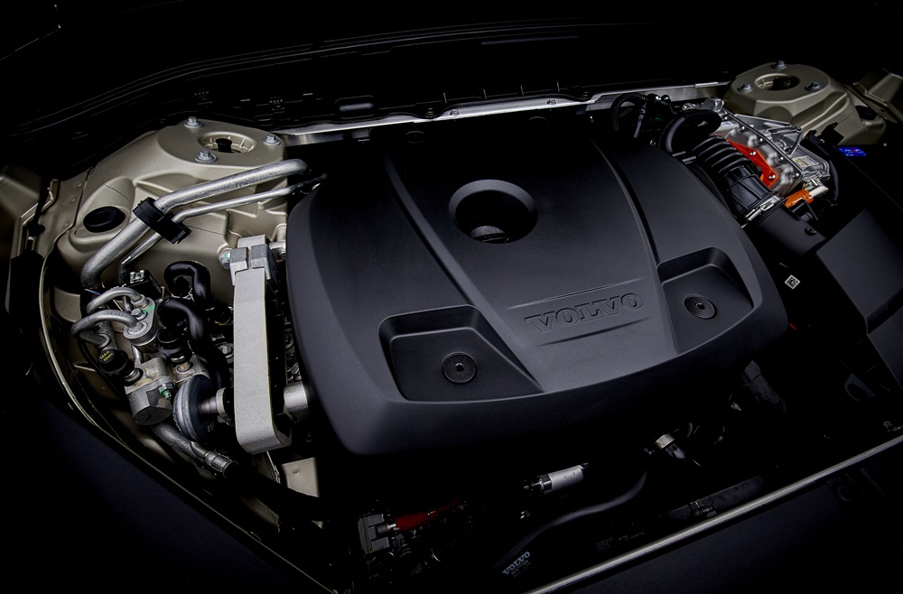 Volvo  XC90 T8 Twin Engine Momentum 