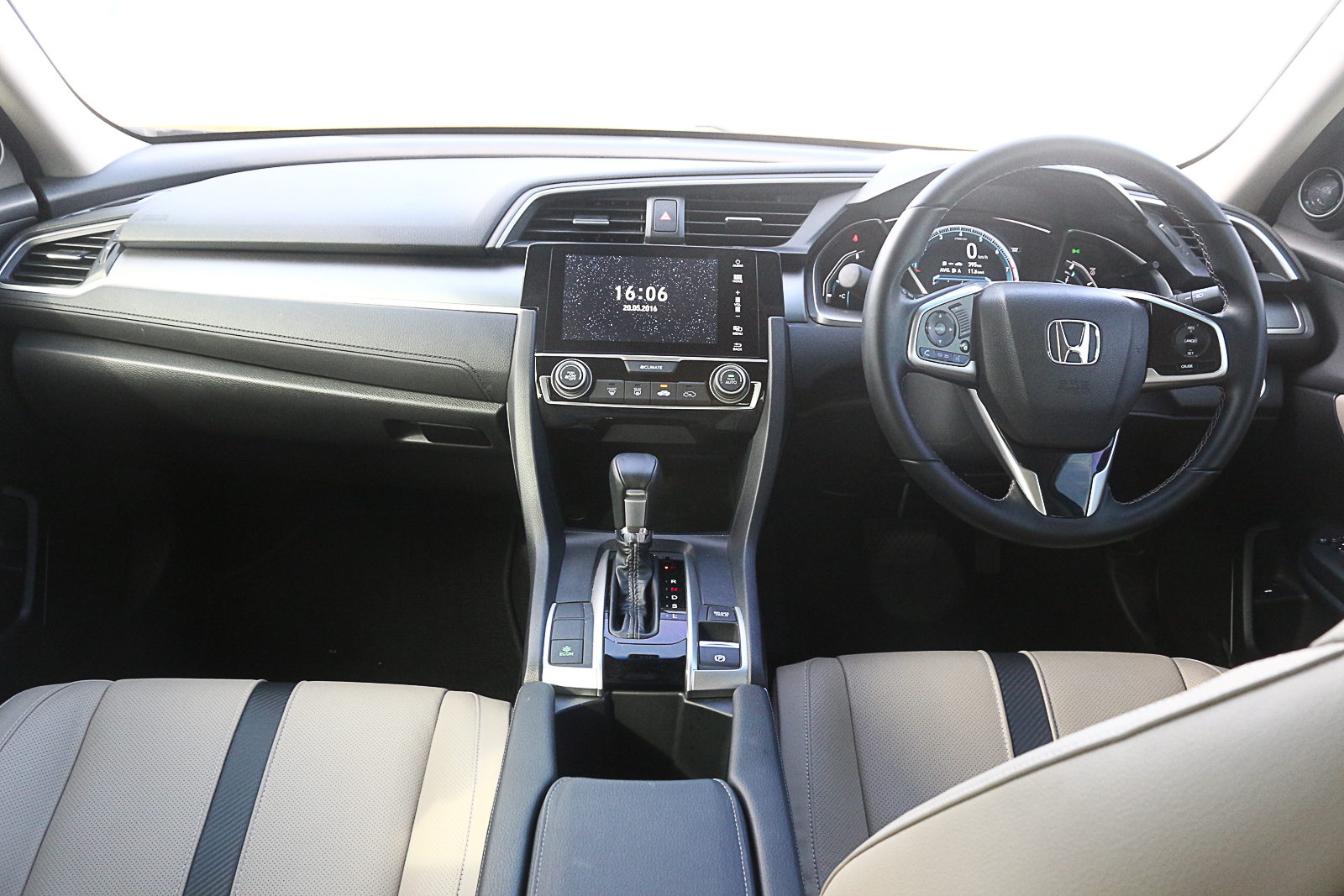 Review Honda Civic 1.8 EL 