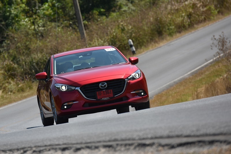 ทดสอบรถยนต์  Mazda 3