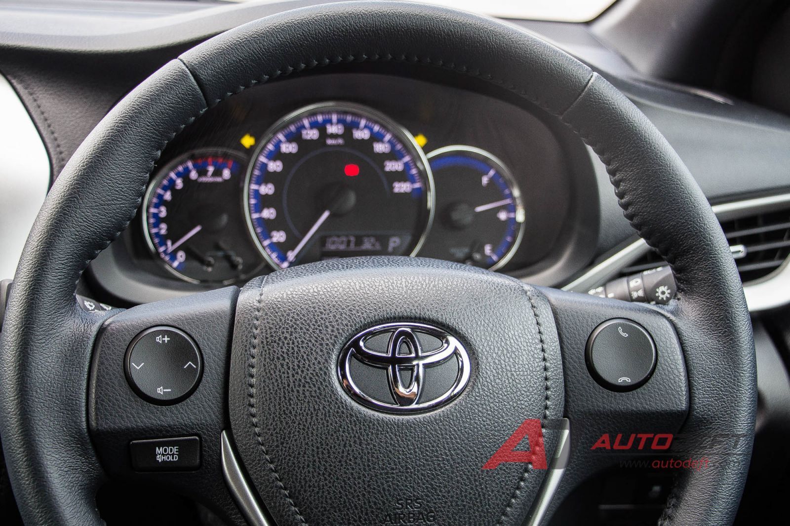 ย้อนกลับไปเมื่อปี 2006 ที่ Toyota ได้เปิดตัวรถยนต์ Subcompact car แบบ 5 ประตู Hatchback ตัวใหม่อย่าง Toyota Yaris ก็เล่นเอาวัยรุ่นหลายคนชอบใจกับดีไซน์ที่แสนจะน่ารักของมันกันอย่างมาก จนมีการสั่งซื้อเพื่อเอามาวิ่งใช้งานบนถนนเป็นจำนวนไม่ใช่น้อย ซึ่งสมัยนั้นยังเป็นเครื่องยนต์ขนาด 1,500 ซีซี อยู่เลย